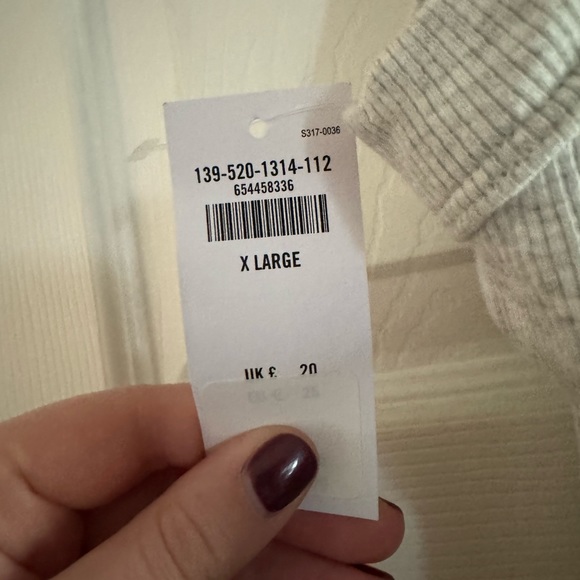 Abercrombie & Fitch Soft A&F Tank - Picture 5 of 5